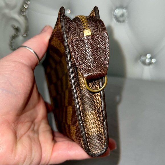 Louis Vuitton LV Damier Ebene Marais Bucket Pouch, Travel Bag, Clutch - Picture 4 of 8